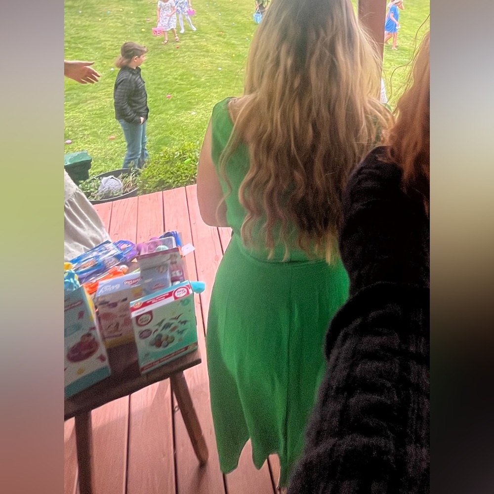 green dress
